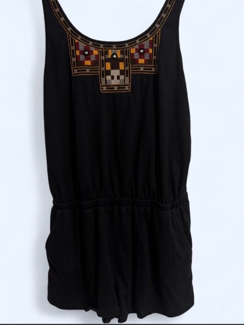 Forever 21 black geo print embroidered sleeveless romper with pockets Medium